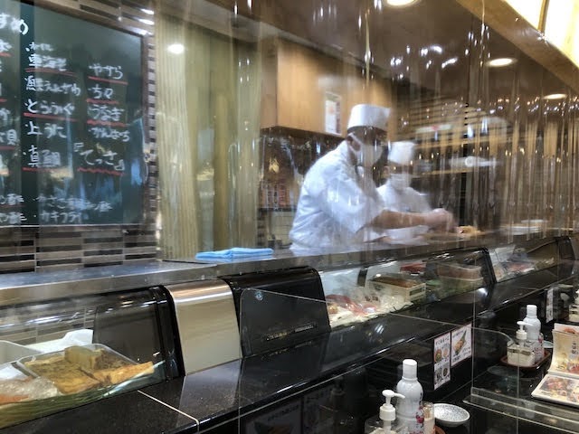 羽田机场的沼津鱼市寿司
